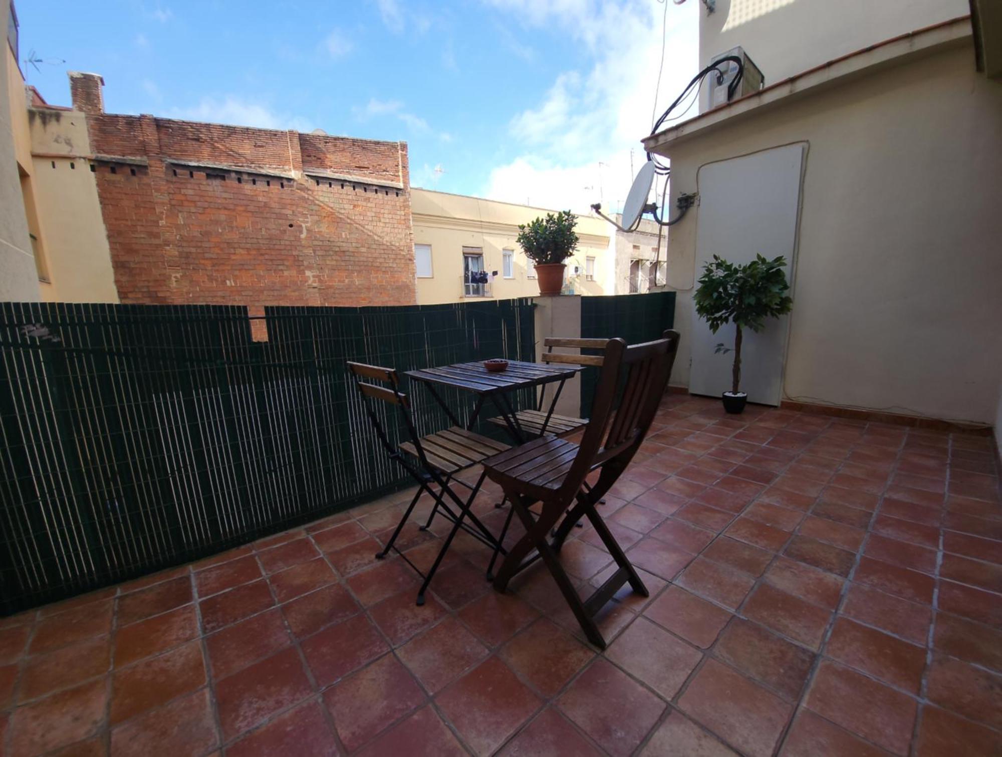 Near Ramblas - Only For Over 32 Days